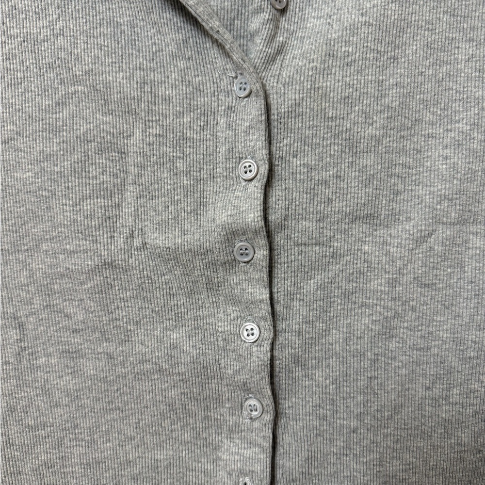 Reformation button down t shirt - Picture 2 of 3